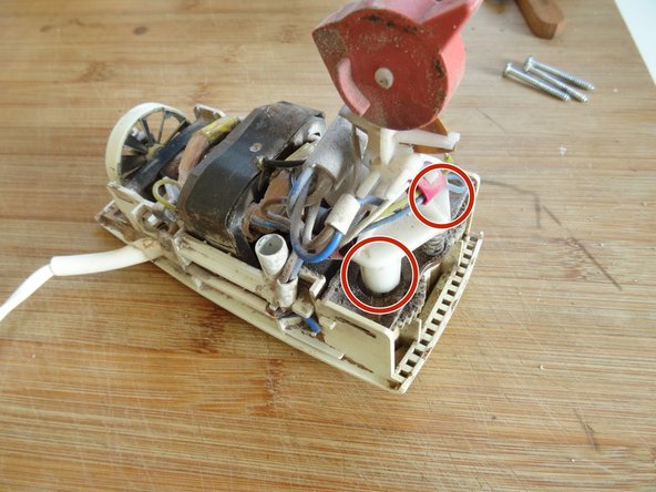 Replace Bosch MFQ1308 spur gear: step 4, image 1 of 1