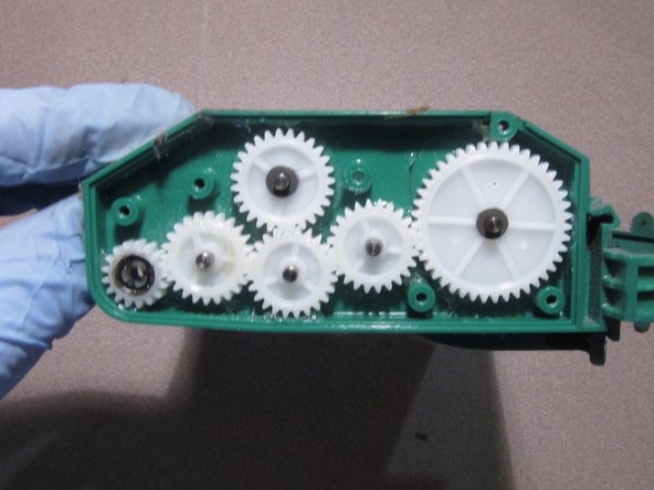 How to disassemble and clean your Roomba 560: шаг 38, изображение 3 из 3