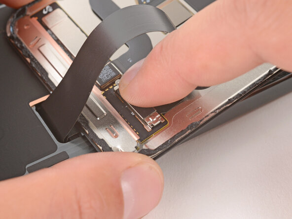 Google Pixel 10 Pro XL Screen Replacement, Remove the screen cable bracket: 9 단계, 이미지 3개 중 1개