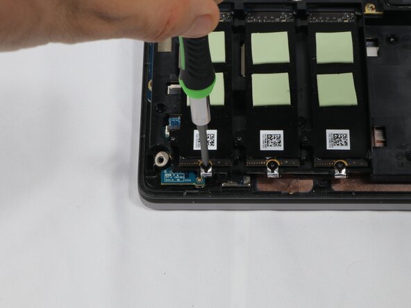 Dell Precision 7750 GPU Replacement: step 13, image 3 of 3