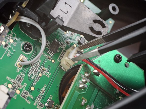 SteelSeries Stratus Duo Charging Port Replacement, Disconnect the battery cable: passo 6, imagem 2 %32