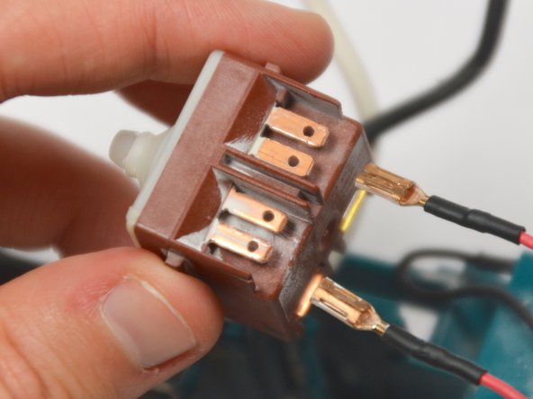 Makita GA4030K Switch Replacement: crwdns2935265:09crwdnd2935265:03crwdnd2935265:03crwdne2935265:0