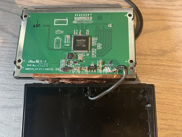 Elgato Stream Deck Classic Teardown, Remove the electrons from the housing: crwdns2935265:02crwdnd2935265:02crwdnd2935265:02crwdne2935265:0