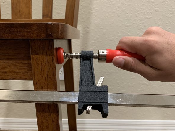 Fixing  a chair that squeaks: crwdns2935265:011crwdnd2935265:02crwdnd2935265:03crwdne2935265:0