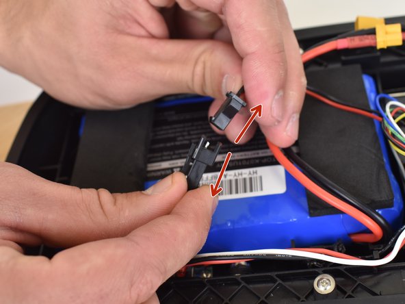 Hover-1 Coast Power Button Spring Replacement: passo 3, immagine 3 di 3