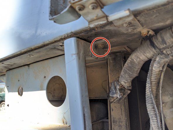 Vixen 21 Oil Cooler Replacement: шаг 3, изображение 2 из 2