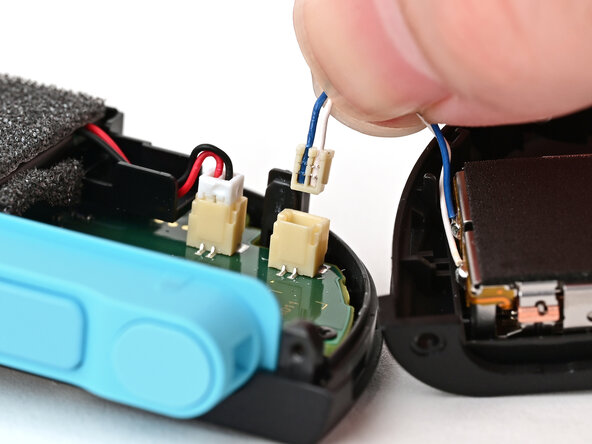 Joy-Con 2 (Left) Battery Replacement, Remove the back cover: crwdns2935265:010crwdnd2935265:02crwdnd2935265:02crwdne2935265:0