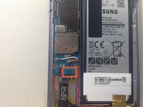 Samsung Galaxy S7 Screen Assembly Replacement, Disconnect the flex cables: crwdns2935265:05crwdnd2935265:02crwdnd2935265:02crwdne2935265:0