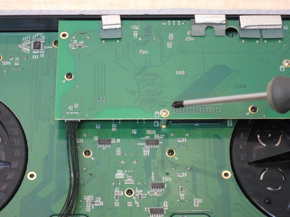 Native Instruments Traktor Kontrol S2 MK1: Disassembly and Jog Wheel Replacement: crwdns2935265:010crwdnd2935265:02crwdnd2935265:02crwdne2935265:0