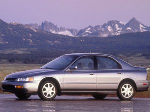 How to Repair Cracks in Honda Accord Coupe EXL Leather Seats - iFixit  Repair Guide