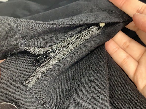 How to Repair an Unhooked Zipper: crwdns2935265:06crwdnd2935265:03crwdnd2935265:03crwdne2935265:0
