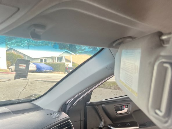 2016 Toyota Camry Sun Visor Replacement: crwdns2935265:06crwdnd2935265:02crwdnd2935265:02crwdne2935265:0