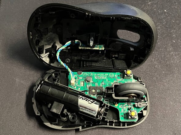Logitech Signature M650 Teardown: crwdns2935265:04crwdnd2935265:03crwdnd2935265:03crwdne2935265:0