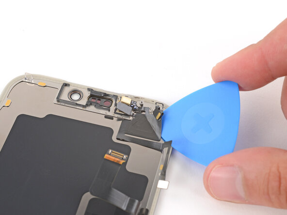 iPhone 17 Pro Max Screen Replacement, Remove the sensors: crwdns2935265:028crwdnd2935265:02crwdnd2935265:03crwdne2935265:0