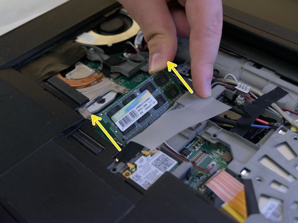 Lenovo ThinkPad T530 Memory Module: Upper Slot Replacement, Removing the Memory Module (Cont.): crwdns2935265:016crwdnd2935265:02crwdnd2935265:02crwdne2935265:0