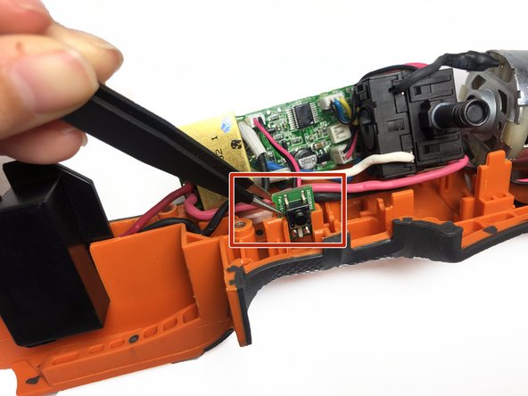 Ridgid JobMax R8620 Series E LED Grip Light Switch Replacement: crwdns2935265:03crwdnd2935265:02crwdnd2935265:02crwdne2935265:0