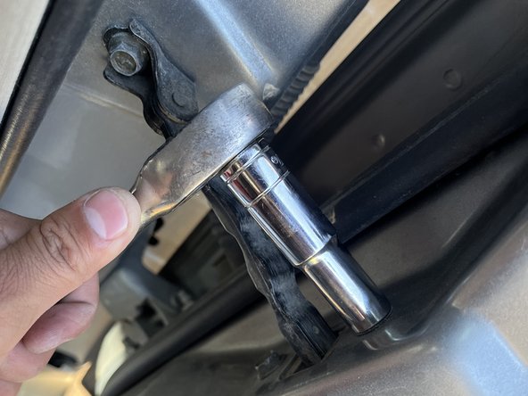 2006 Infiniti G35 Coupe Passenger Side Door Checker Replacement: crwdns2935265:09crwdnd2935265:02crwdnd2935265:03crwdne2935265:0