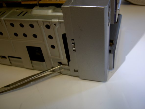 Panasonic SA-PM17 CD Tray Cover Replacement: crwdns2935265:013crwdnd2935265:02crwdnd2935265:03crwdne2935265:0