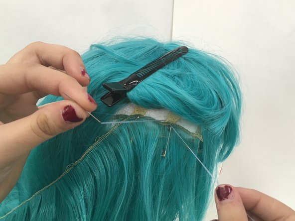 How to Fix a Broken Wig: crwdns2935265:07crwdnd2935265:03crwdnd2935265:03crwdne2935265:0