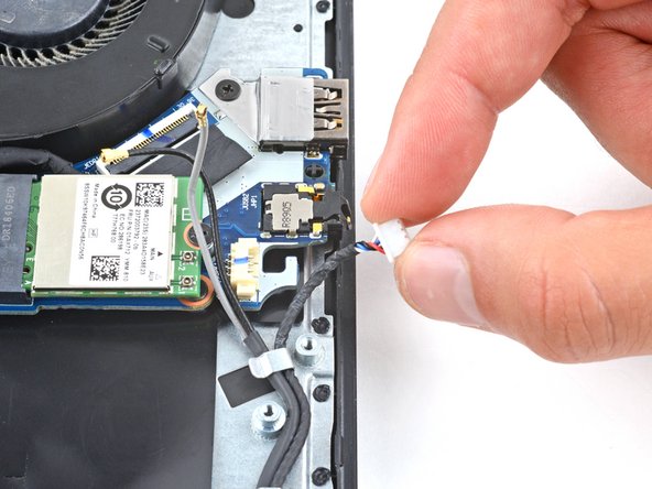 Lenovo Legion Y7000P Speakers Replacement, Unhook the speaker cable: crwdns2935265:017crwdnd2935265:02crwdnd2935265:02crwdne2935265:0