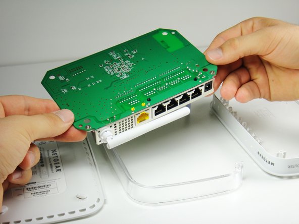 Netgear WGR614v9 Motherboard Replacement: crwdns2935265:06crwdnd2935265:02crwdnd2935265:02crwdne2935265:0