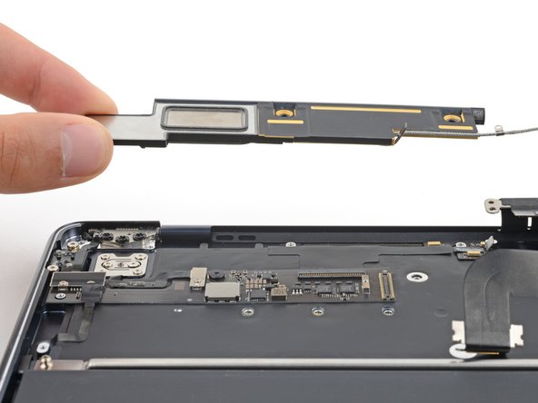 Macbook Air M2 2022 Touch ID Sensor Replacement, Remove the right speaker: crwdns2935265:032crwdnd2935265:02crwdnd2935265:02crwdne2935265:0