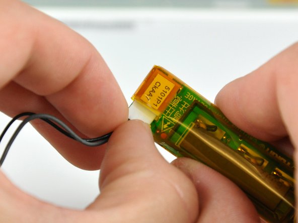 PowerBook G4 Aluminum 15" 1.67 GHz Display Data Cable Replacement: crwdns2935265:028crwdnd2935265:02crwdnd2935265:02crwdne2935265:0