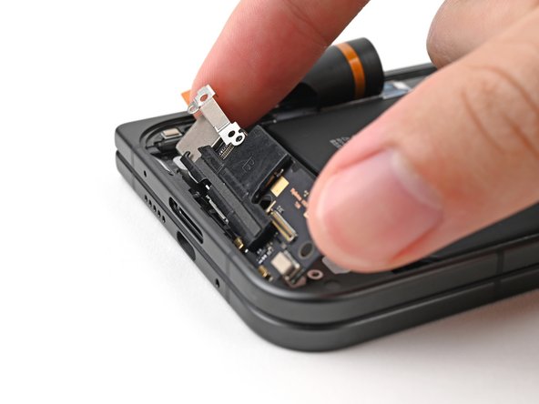 Google Pixel 9 Pro Fold Lower Board Replacement
