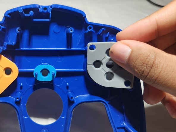 Nintendo 64 Controller D-Pad Replacement: crwdns2935265:04crwdnd2935265:02crwdnd2935265:03crwdne2935265:0