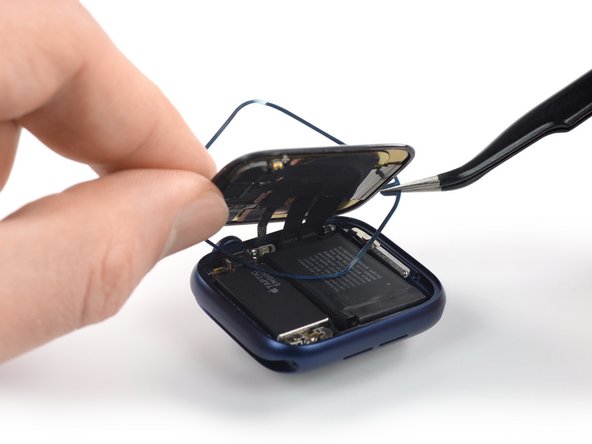 How to Reseal an Apple Watch, Apply the new adhesive: crwdns2935265:04crwdnd2935265:02crwdnd2935265:03crwdne2935265:0