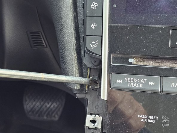 Infiniti Q50 Bottom Screen Display Replacement: crwdns2935265:09crwdnd2935265:02crwdnd2935265:02crwdne2935265:0