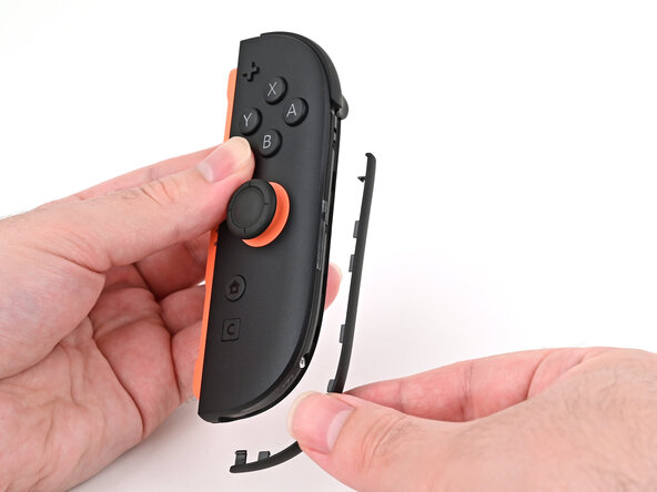 Joy-Con 2 (Right) Joystick Replacement, Install the plastic strip: crwdns2935265:049crwdnd2935265:01crwdnd2935265:03crwdne2935265:0
