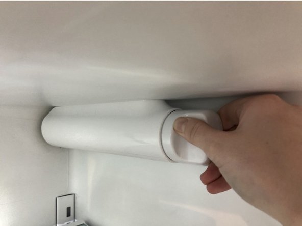 Frigidaire FFHB2750TD6 Water Filter  Replacement: step 4, image 1 of 3