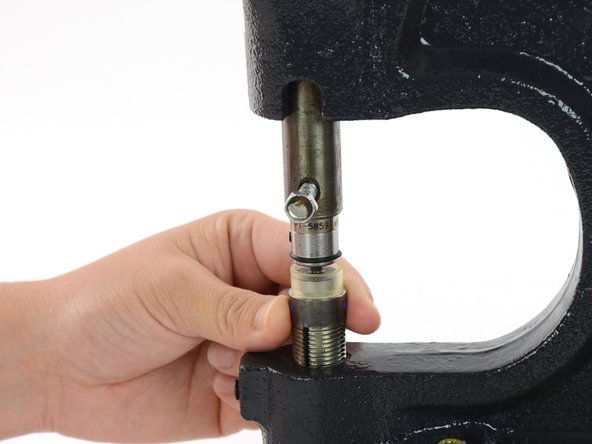 ハンドプレスを使って金属製スナップ留めを付ける方法: 手順 17、 3の画像 3