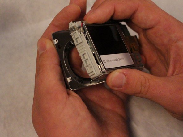 Nikon Coolpix S3500 Shutter Release Button Replacement: crwdns2935265:08crwdnd2935265:02crwdnd2935265:03crwdne2935265:0