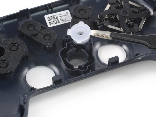 Google Stadia Controller Buttons Replacement, Remove the button: passo 24, imagem 2 %32