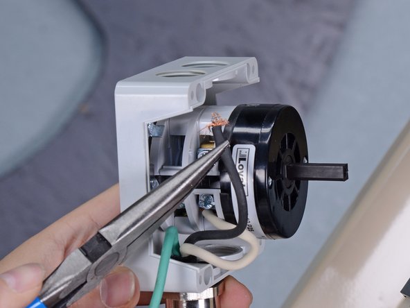 EDCO Disk Grinder 50200-HD On/Off Switch Replacement: crwdns2935265:022crwdnd2935265:02crwdnd2935265:02crwdne2935265:0