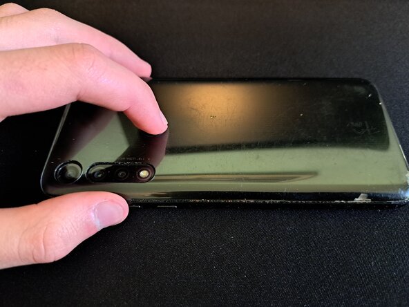 Motorola Moto G Power (2020)/G8 Power Display Replacement, Remove the back panel: crwdns2935265:02crwdnd2935265:02crwdnd2935265:02crwdne2935265:0