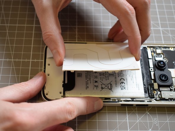 Nothing Phone (2a) Battery Replacement, Remove main aesthetics panel: crwdns2935265:015crwdnd2935265:03crwdnd2935265:03crwdne2935265:0