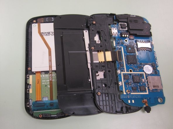 Samsung Evergreen SGH-A667 Teardown: crwdns2935265:09crwdnd2935265:02crwdnd2935265:03crwdne2935265:0