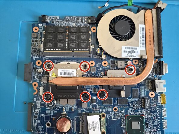 HP ProBook 470 G0 thermal paste Replacement, Heatsink removal and finish: step 14, image 1 of 3