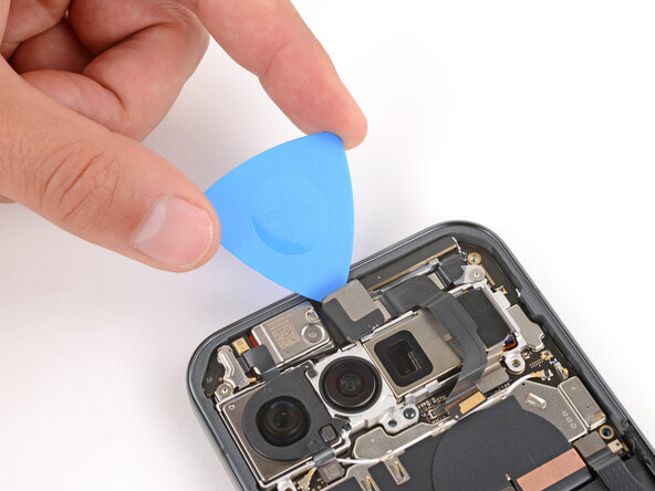 Google Pixel 10 Pro XL Front Camera Replacement, Remove the front camera: 21 단계, 이미지 3개 중 2개