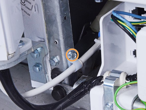 Whirlpool Refrigerator Freezer Door Replacement, Unfasten the door connections: crwdns2935265:05crwdnd2935265:02crwdnd2935265:02crwdne2935265:0