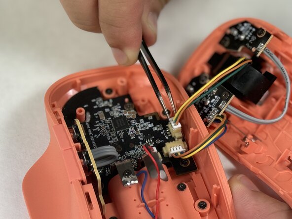 Microsoft Bluetooth Ergonomic Mouse Scroll Wheel Replacement, Scroll Wheel: step 5, image 1 of 3