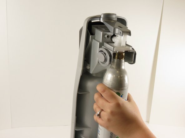 SodaStream Fountain Jet A200 CO2 Tank Replacement, Installing full CO2 tank: crwdns2935265:03crwdnd2935265:02crwdnd2935265:02crwdne2935265:0