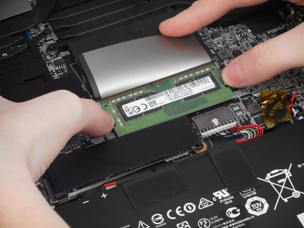 MSI GS66 Stealth 11UE-007 RAM Replacement: crwdns2935265:06crwdnd2935265:02crwdnd2935265:02crwdne2935265:0