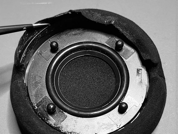 AIAIAI Repair guide: TMA-2 over-ear earpads, REAPPLYING THE GLUE: crwdns2935265:02crwdnd2935265:01crwdnd2935265:02crwdne2935265:0