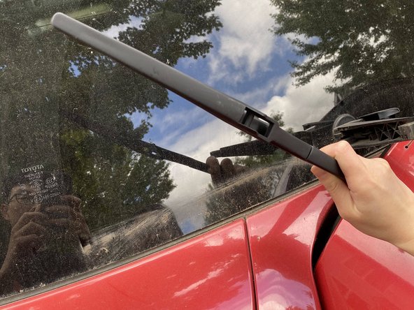 2005 - 2012 Toyota Rav4 Rear Windshield Wiper Replacement: step 4, image 1 of 3