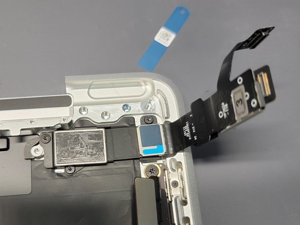 MacBook Pro 13" Two Thunderbolt Ports 2020 Touchbar Replacement, Adhering The Two Flex Cables: crwdns2935265:045crwdnd2935265:02crwdnd2935265:02crwdne2935265:0