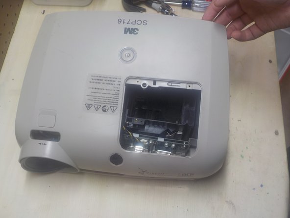 3M SCP176 DLP Projector Teardown, Remove the top cover Part 1: crwdns2935265:05crwdnd2935265:03crwdnd2935265:03crwdne2935265:0